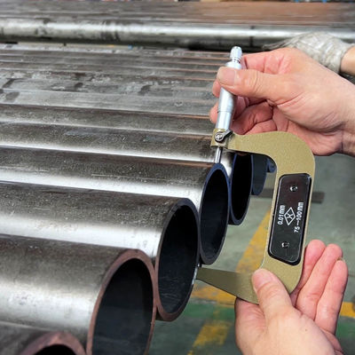 Kelas 4130 Pipa baja paduan kromoly tegangan tinggi untuk pengeboran minyak dan tabung batang bor dengan konstruksi tanpa jahitan